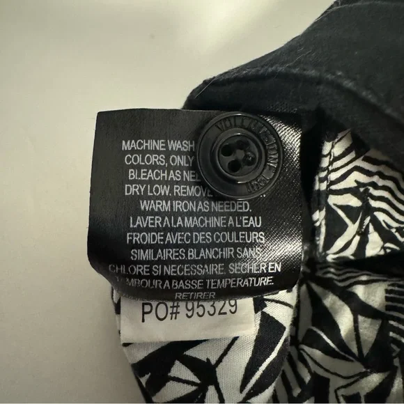 Volcom Low Rise Short Shorts - Picture 8 of 8